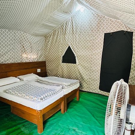 Camp High 5 Jayalgarh Hotel Dāngchura Buitenkant foto