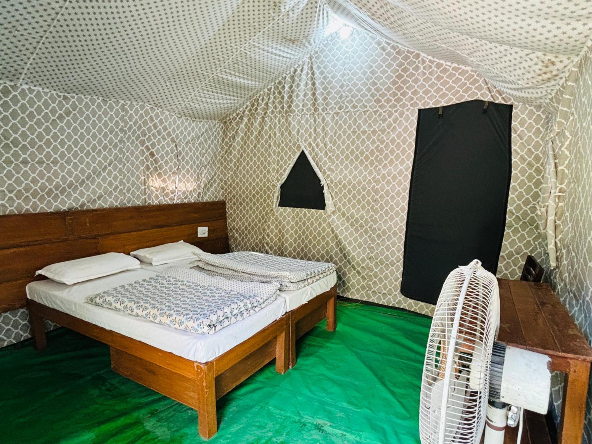 Camp High 5 Jayalgarh Hotel Dāngchura Buitenkant foto