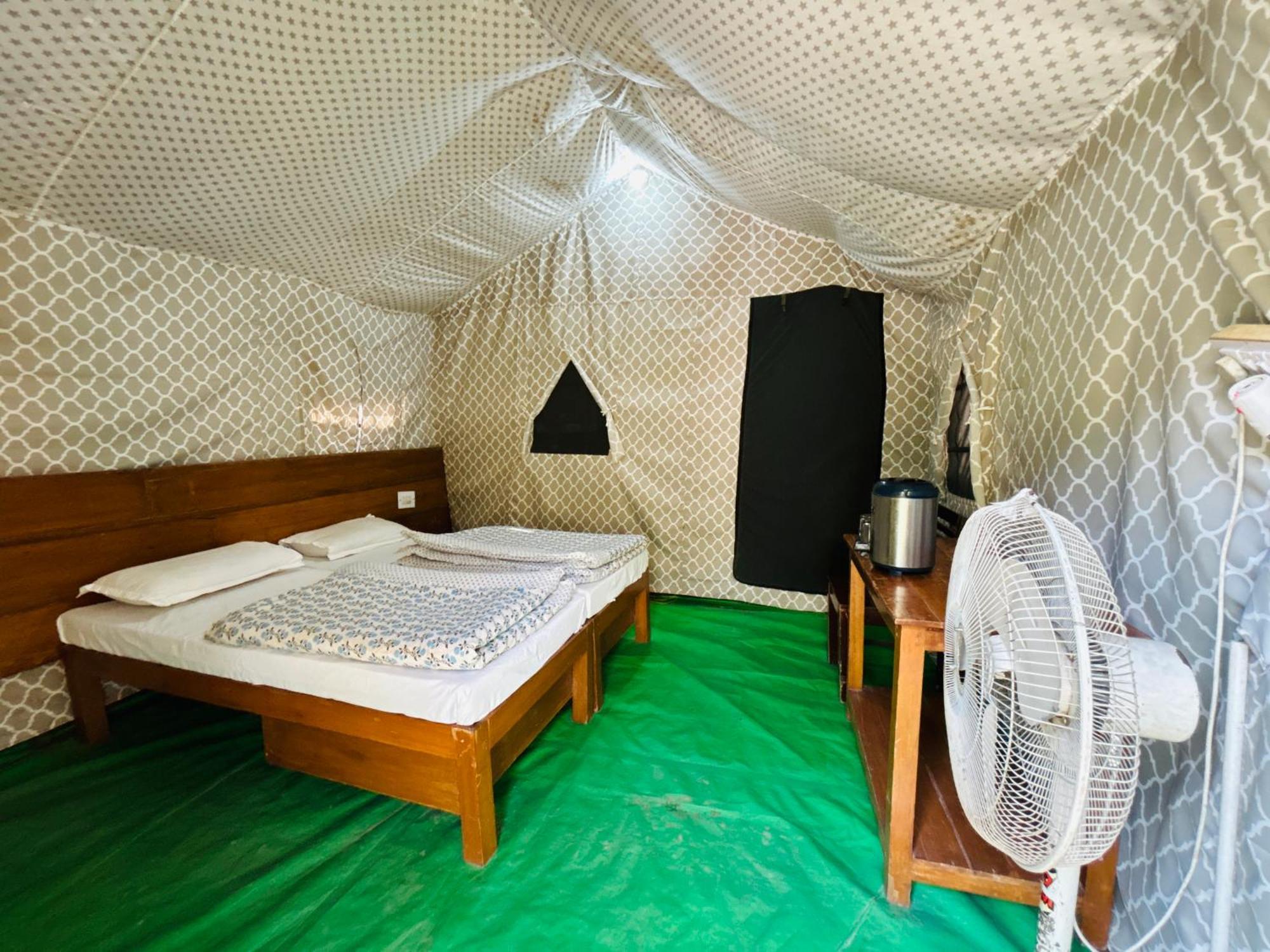 Camp High 5 Jayalgarh Hotel Dāngchura Buitenkant foto